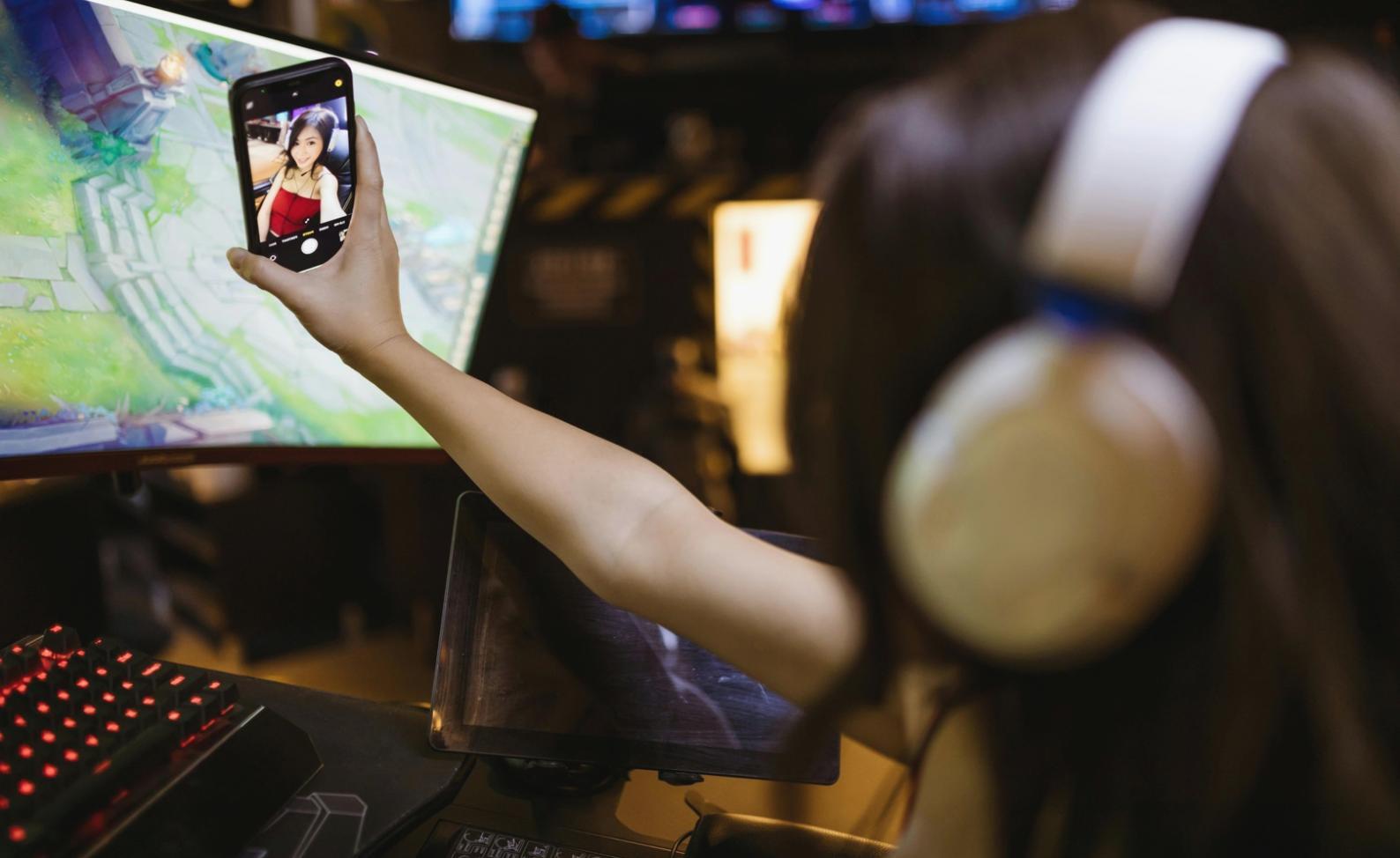 Sesión de análisis de contenido esports